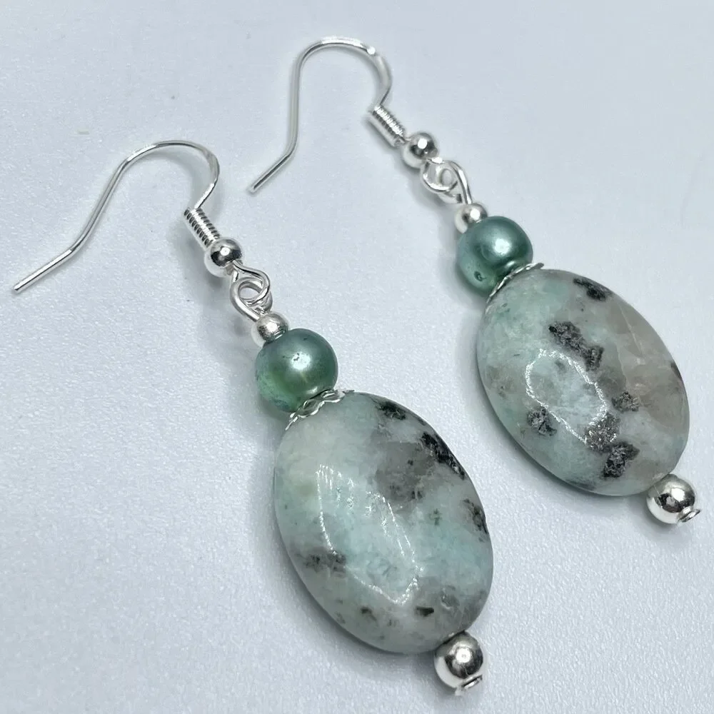 Artisan Kiwi Jasper Stone Oval Cut Seed Bead Silver Plated Dangle Earrings